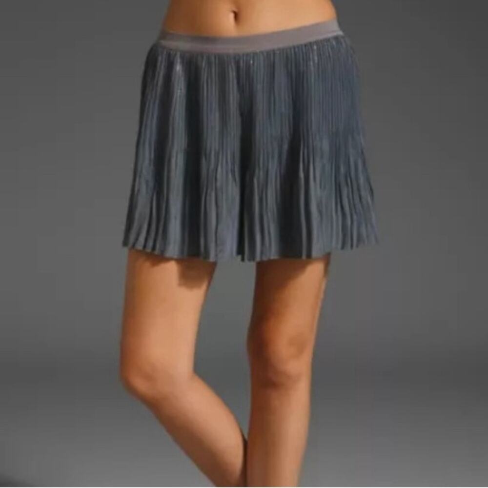 Free People Dressy/Flowy Pleated Gray Silver Shorts, Fully Lined Size Medium